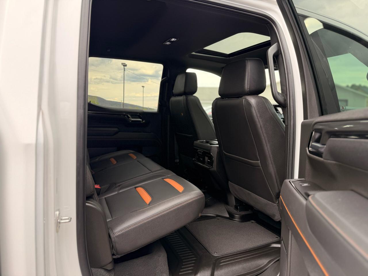 GMC Sierra 1500 AT4 Crew Cab 4WD 2025