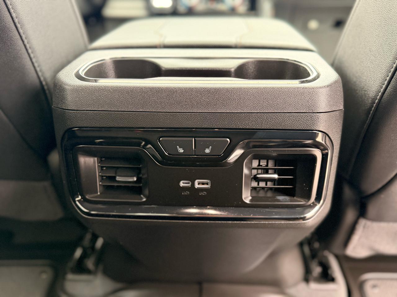 GMC Sierra 1500 AT4 Crew Cab 4WD 2025