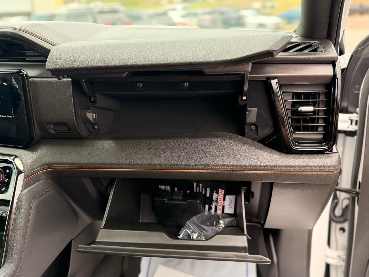 GMC Sierra 1500 AT4 Crew Cab 4WD 2025
