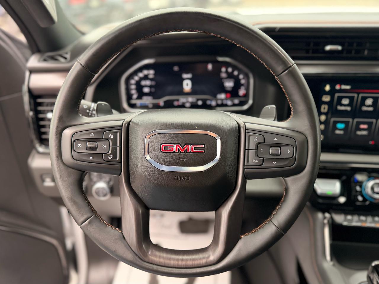 GMC Sierra 1500 AT4 Crew Cab 4WD 2025