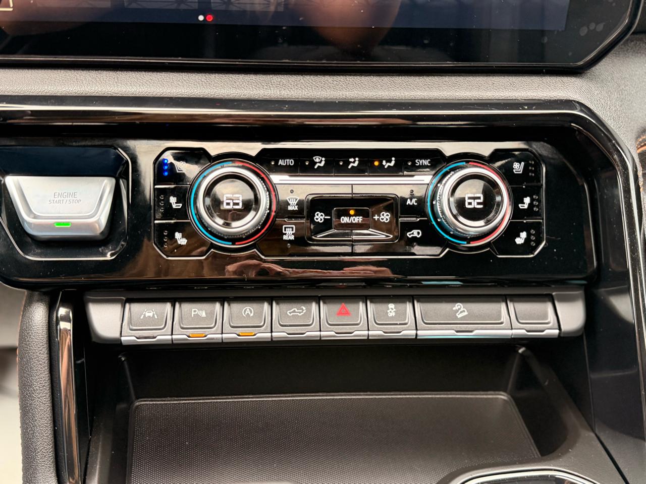 GMC Sierra 1500 AT4 Crew Cab 4WD 2025