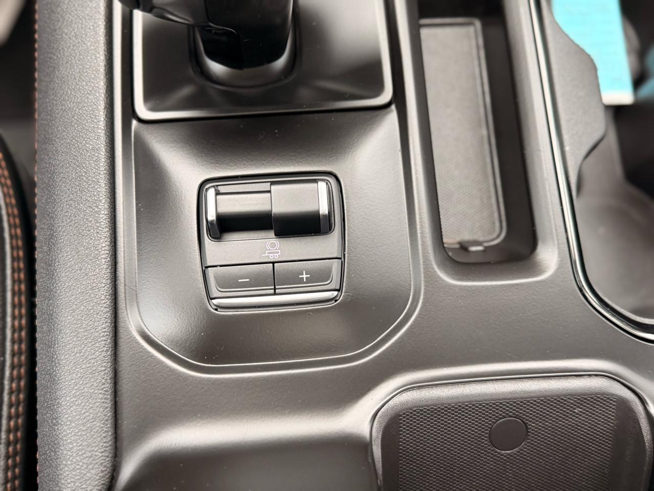 GMC Sierra 1500 AT4 Crew Cab 4WD 2025