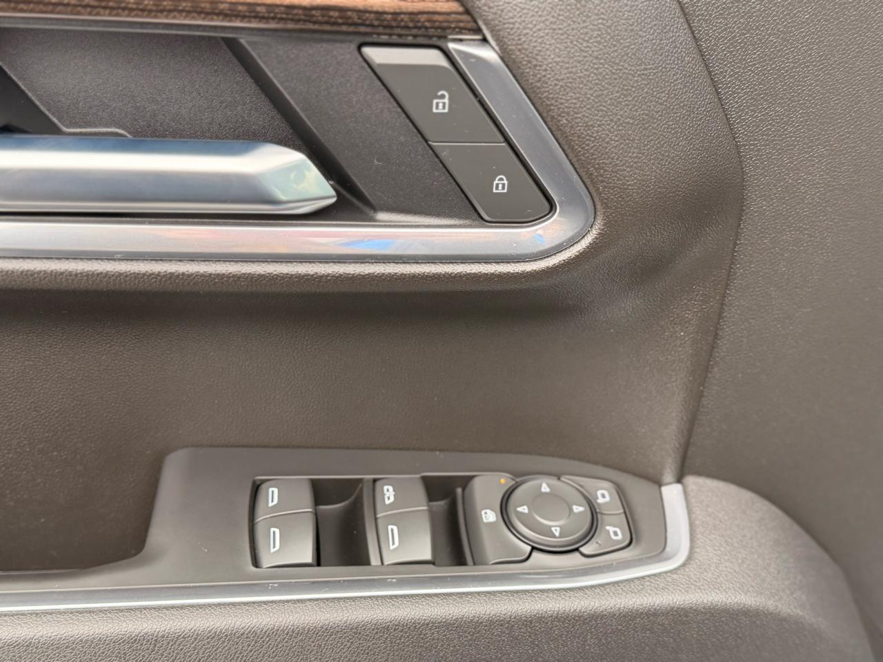 Chevrolet Silverado 1500 Trail Boss LT Crew Cab 4WD 2025