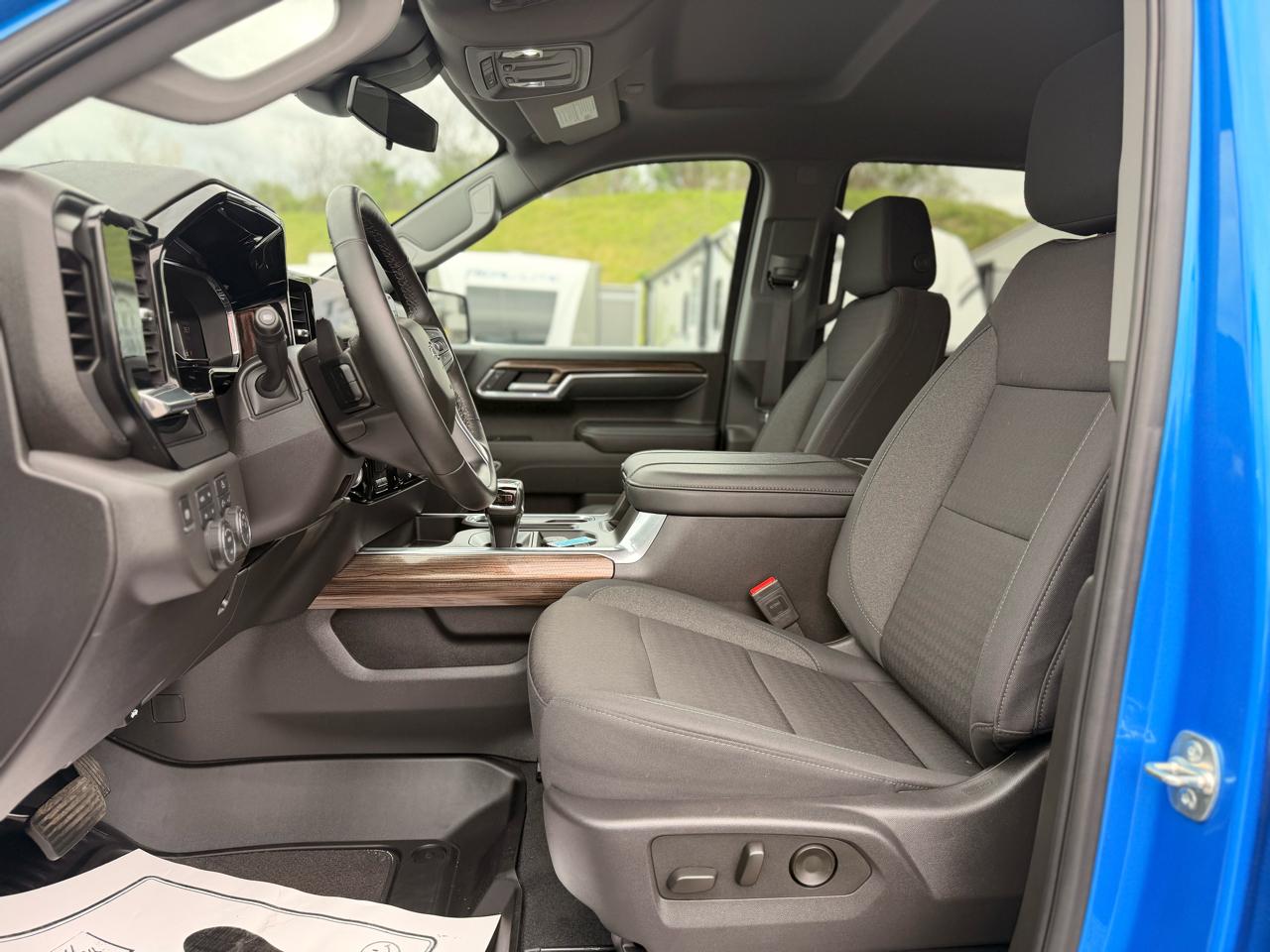 Chevrolet Silverado 1500 Trail Boss LT Crew Cab 4WD 2025
