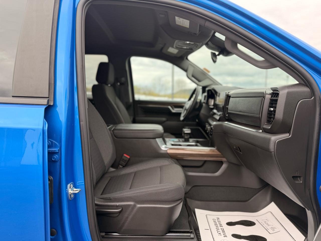 Chevrolet Silverado 1500 Trail Boss LT Crew Cab 4WD 2025