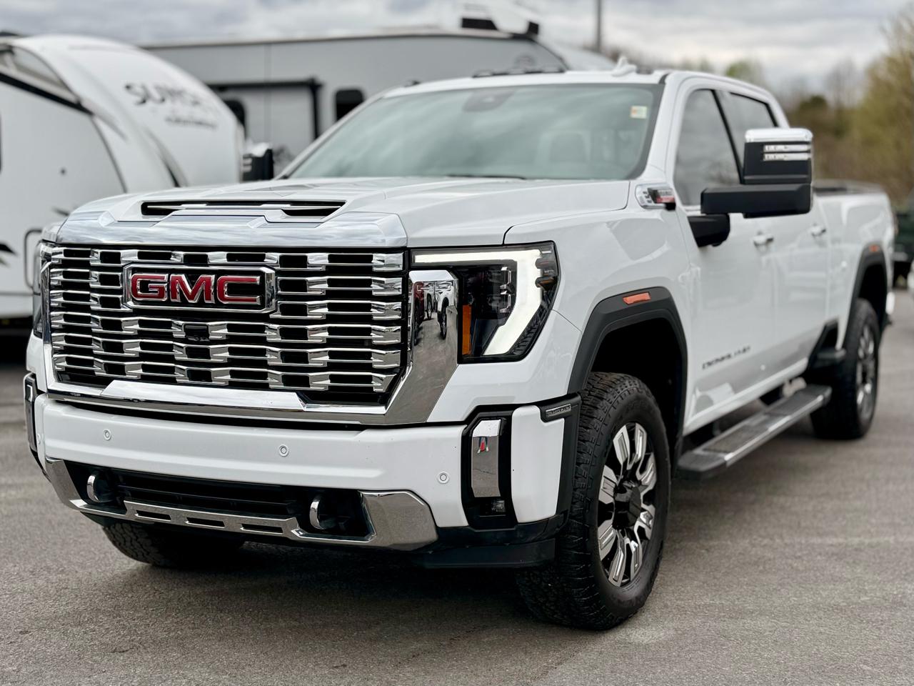 GMC Sierra 3500HD Denali Crew Cab 4WD 2025
