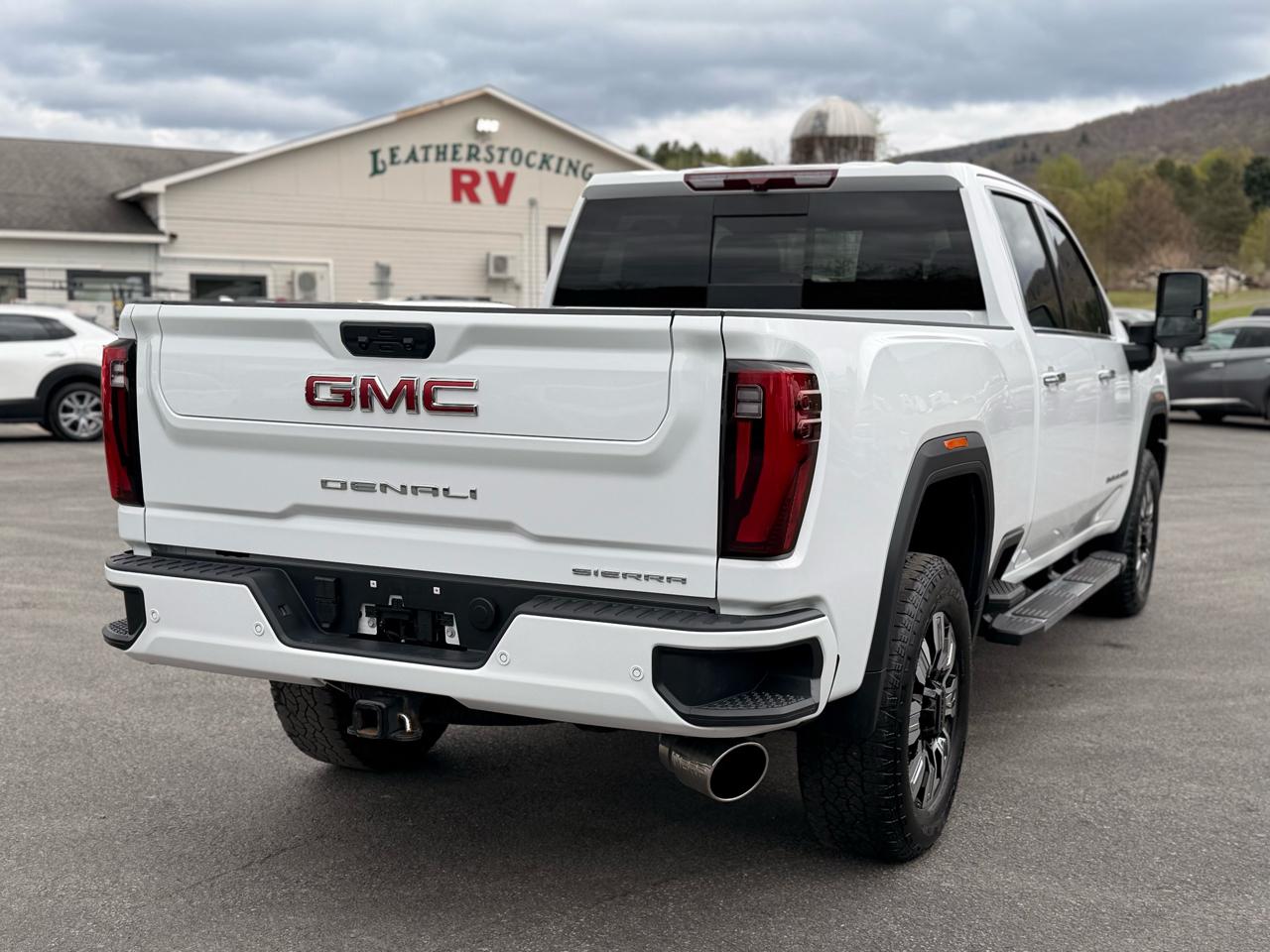 GMC Sierra 3500HD Denali Crew Cab 4WD 2025