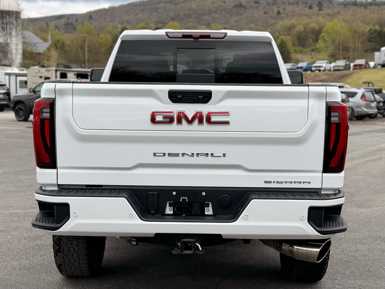 GMC Sierra 3500HD Denali Crew Cab 4WD 2025