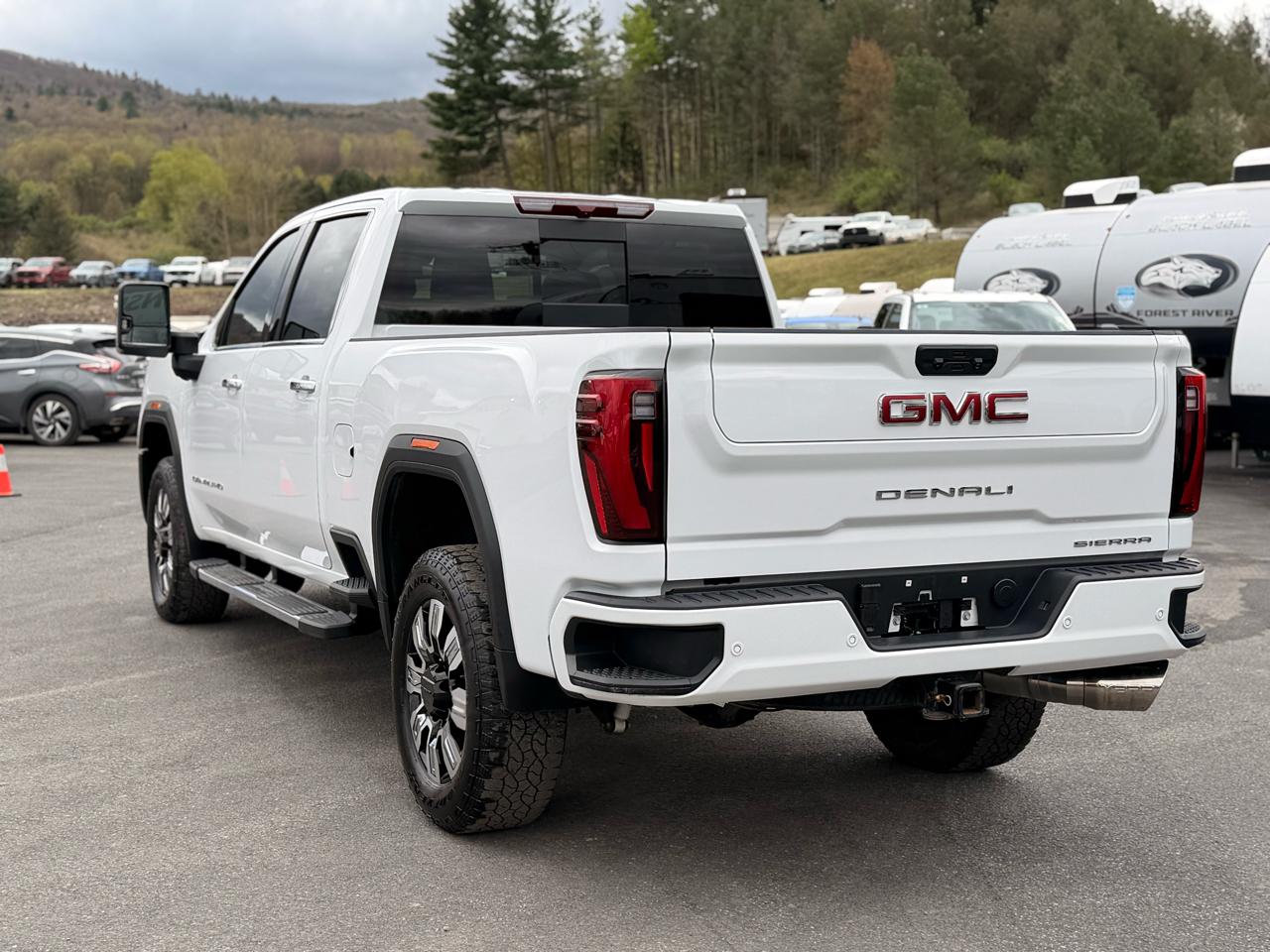 GMC Sierra 3500HD Denali Crew Cab 4WD 2025