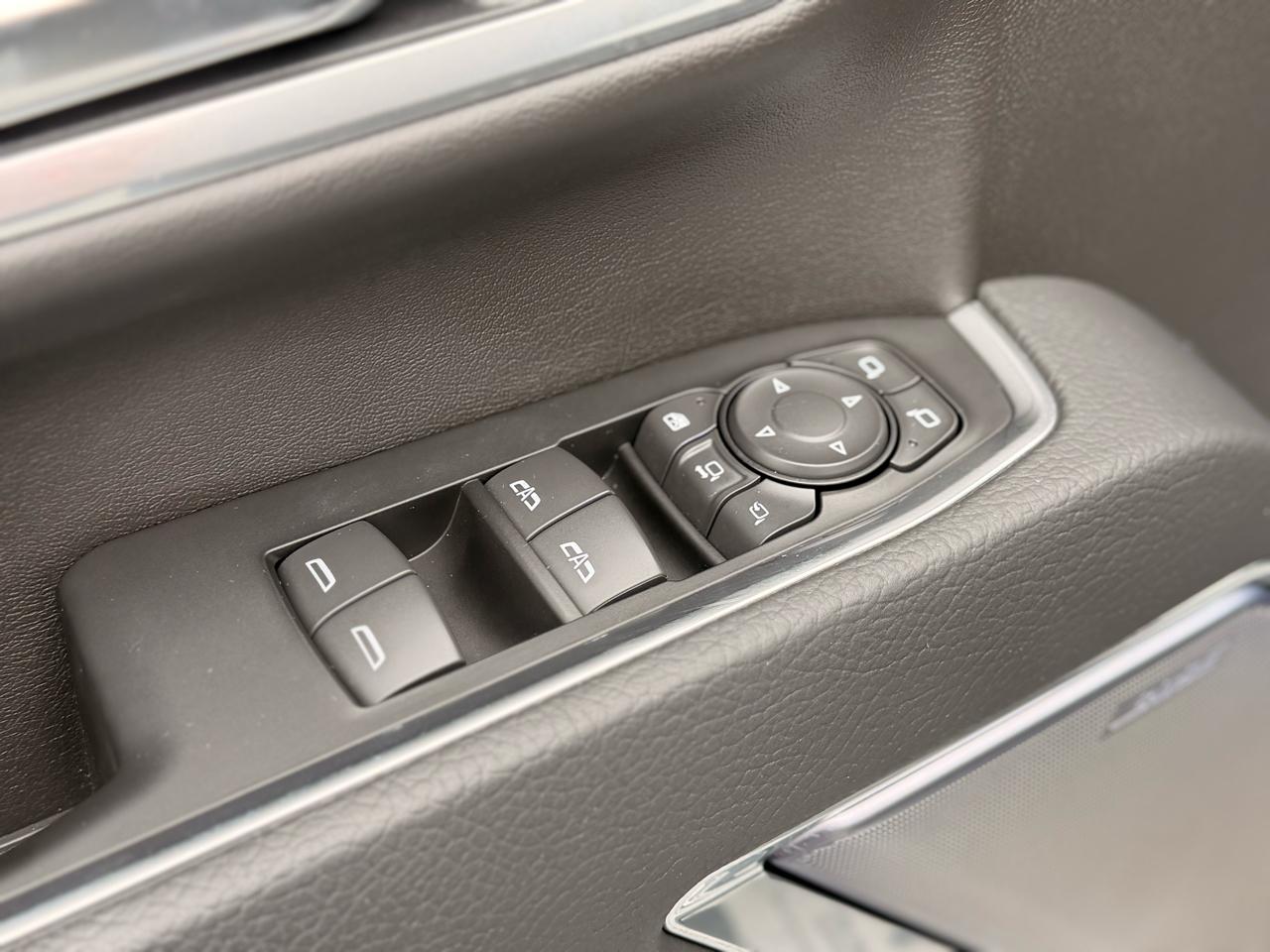 GMC Sierra 3500HD Denali Crew Cab 4WD 2025