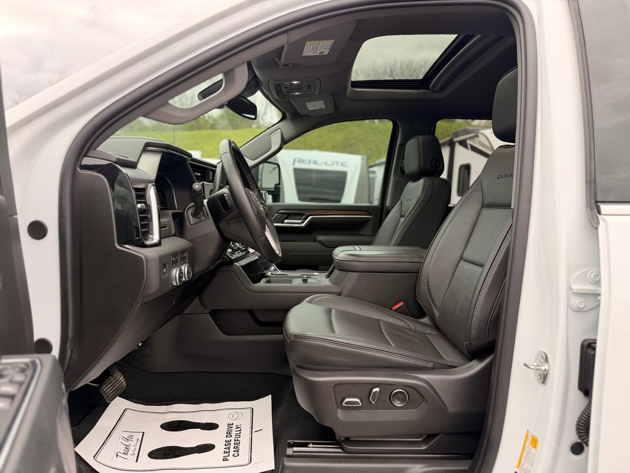 GMC Sierra 3500HD Denali Crew Cab 4WD 2025