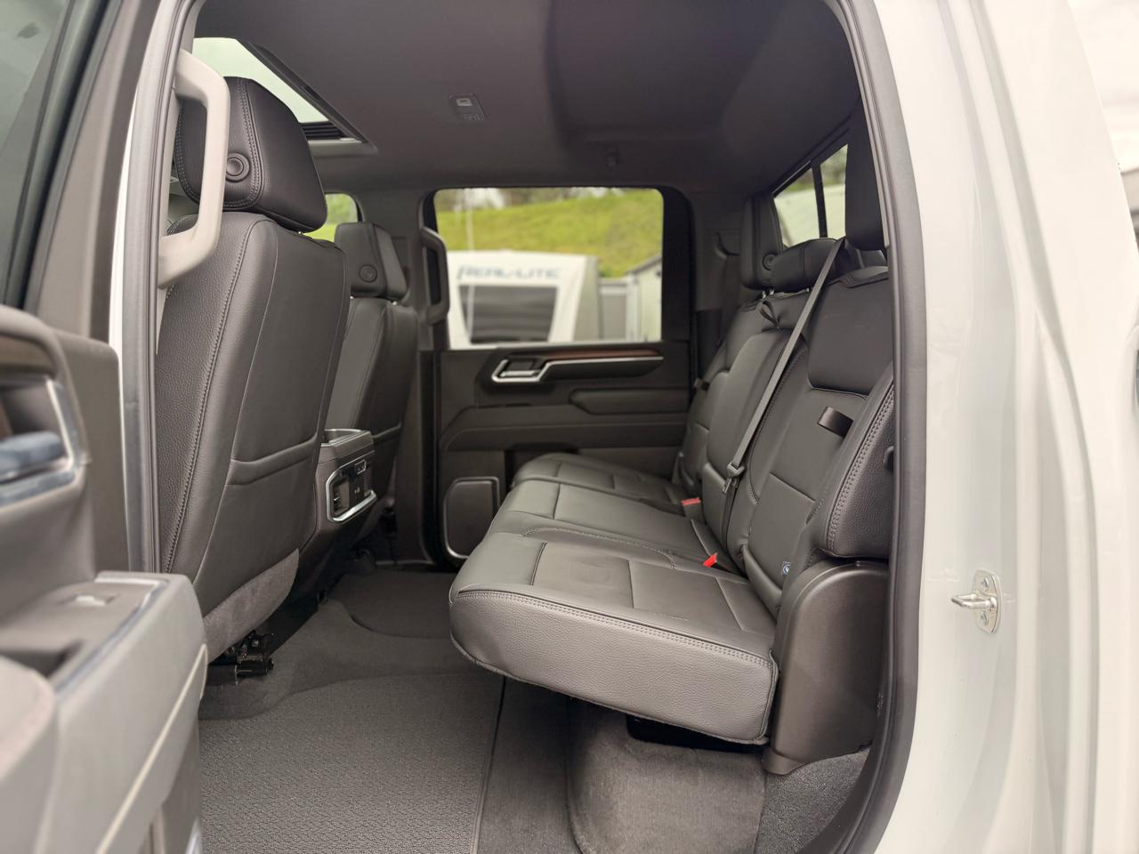 GMC Sierra 3500HD Denali Crew Cab 4WD 2025