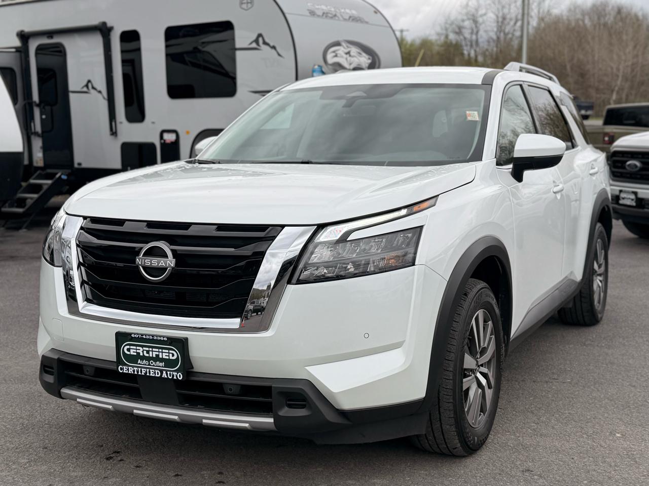 Nissan Pathfinder SL 4WD 2025