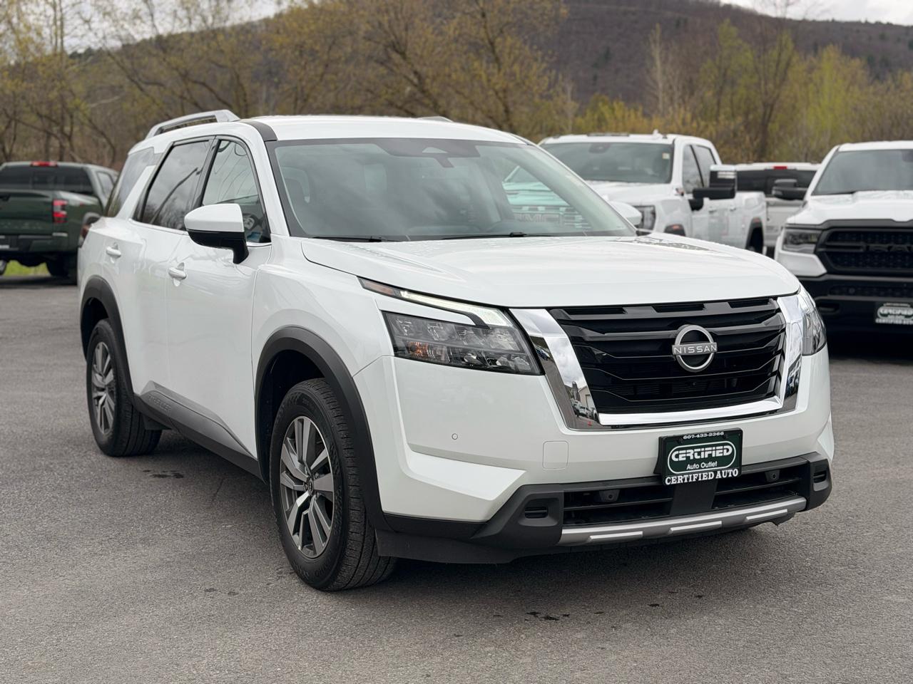 Nissan Pathfinder SL 4WD 2025