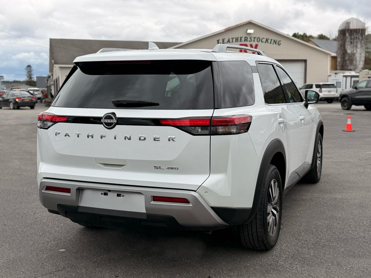 Nissan Pathfinder SL 4WD 2025