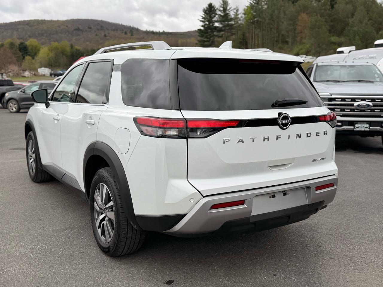 Nissan Pathfinder SL 4WD 2025