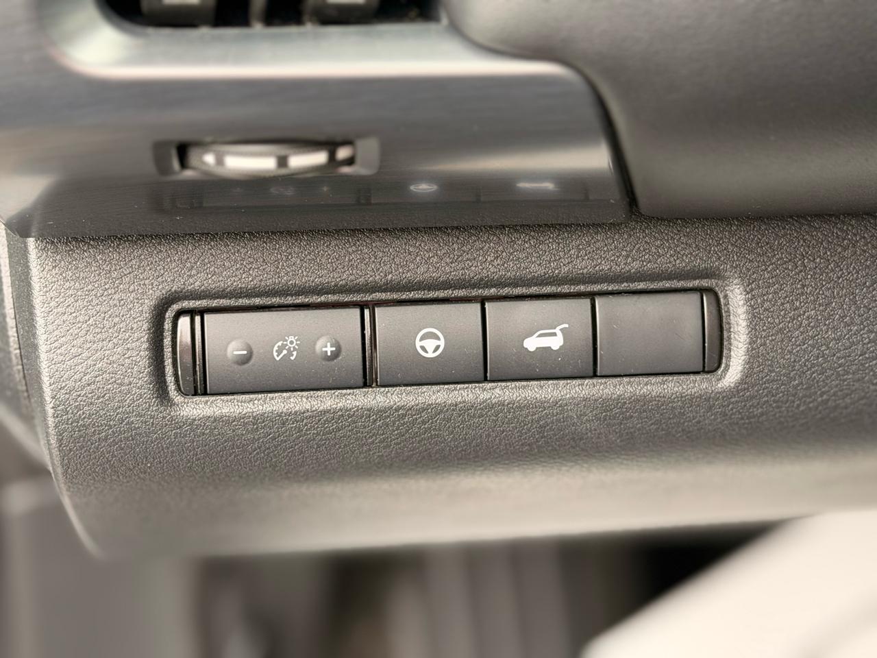 Nissan Pathfinder SL 4WD 2025