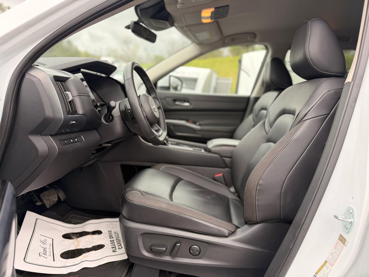 Nissan Pathfinder SL 4WD 2025