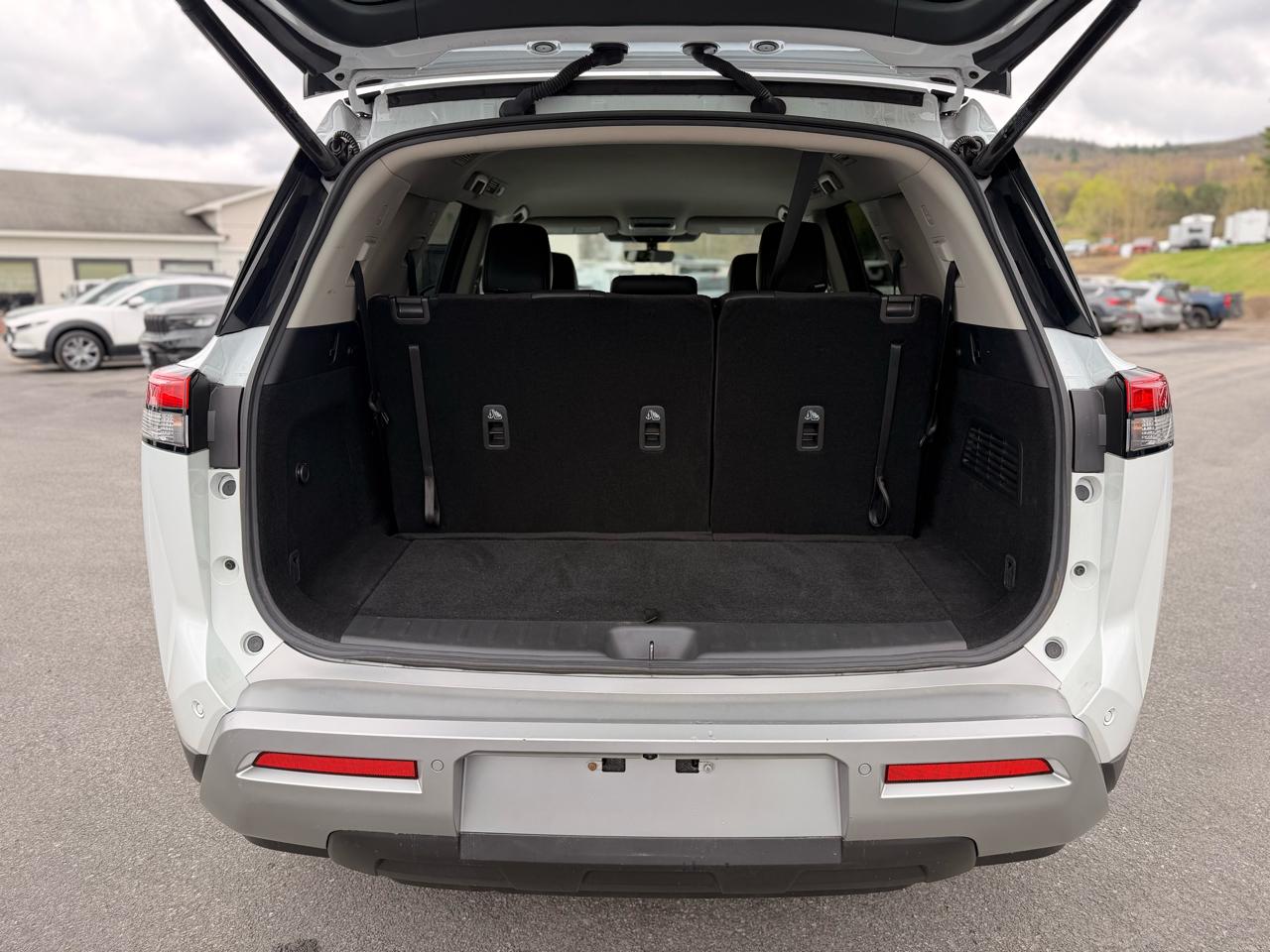 Nissan Pathfinder SL 4WD 2025