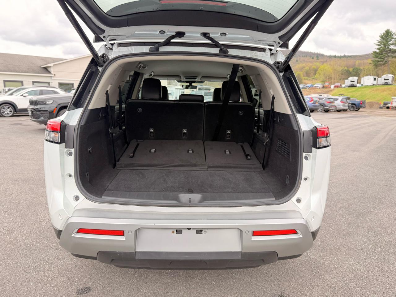 Nissan Pathfinder SL 4WD 2025