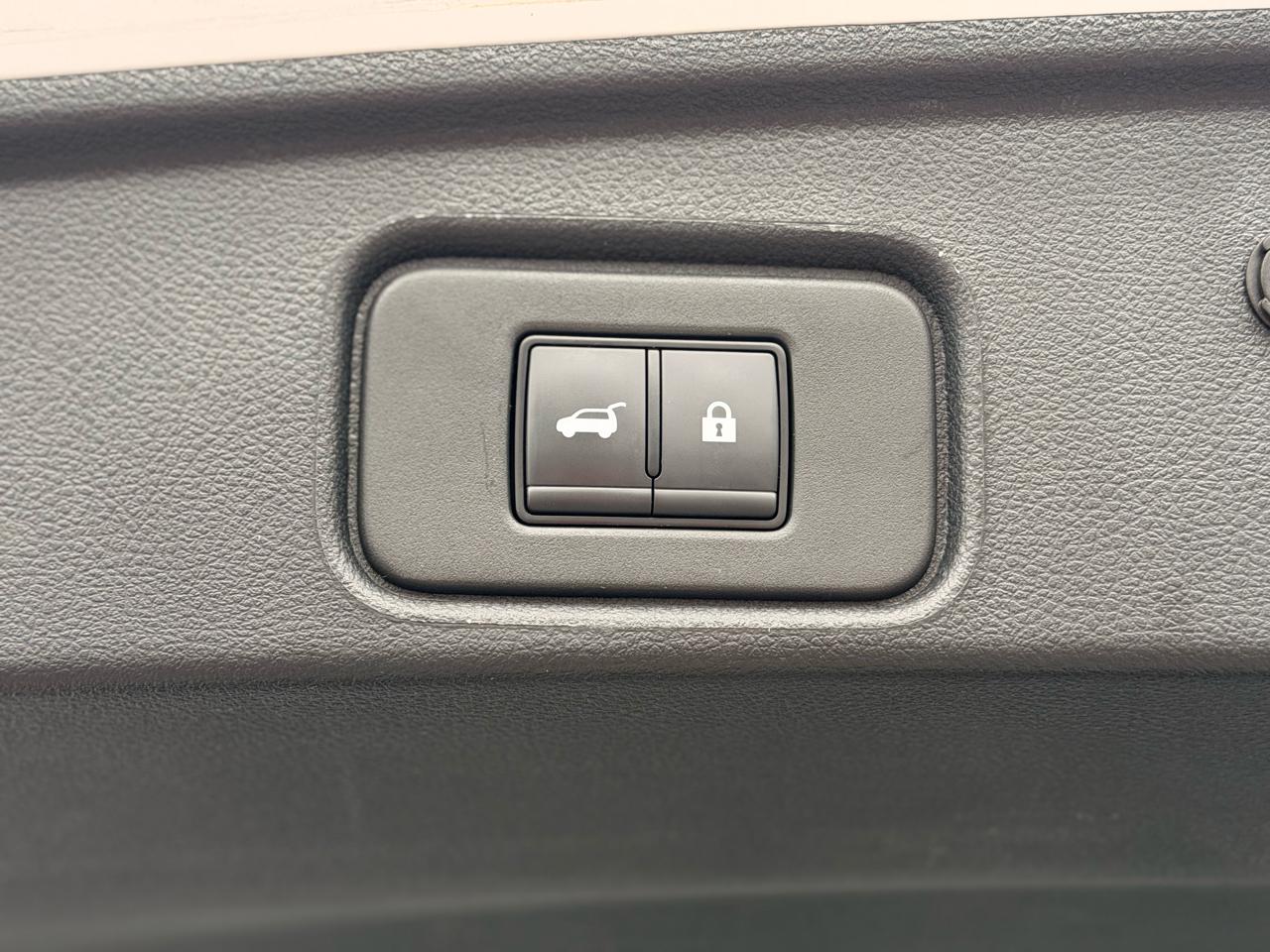 Nissan Pathfinder SL 4WD 2025
