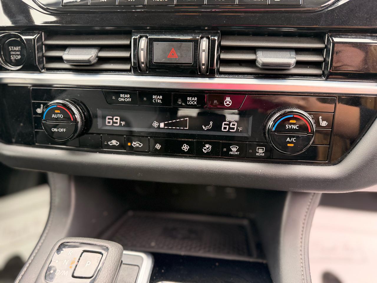Nissan Pathfinder SL 4WD 2025
