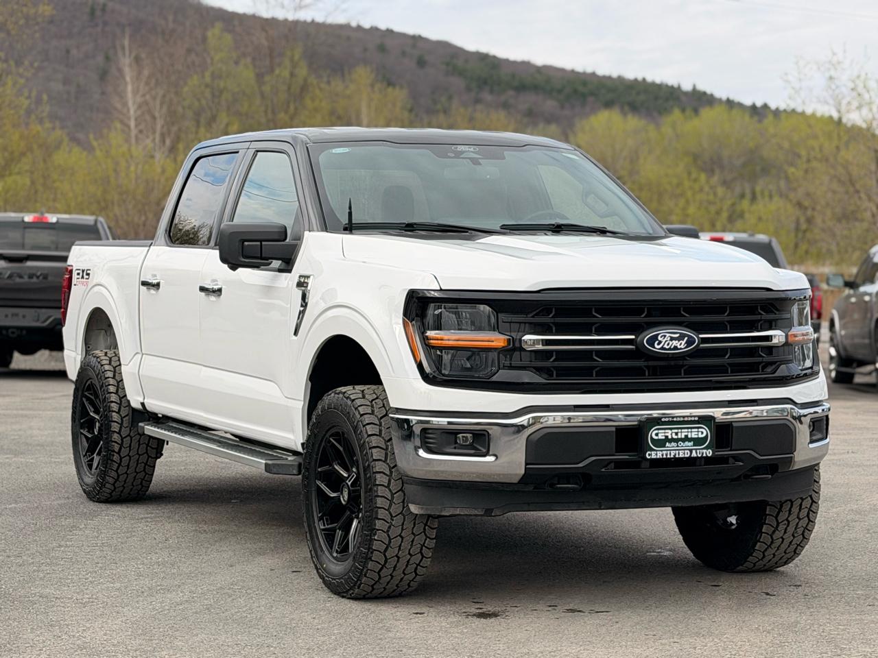 Ford F-150 XLT SuperCrew 4WD 2024