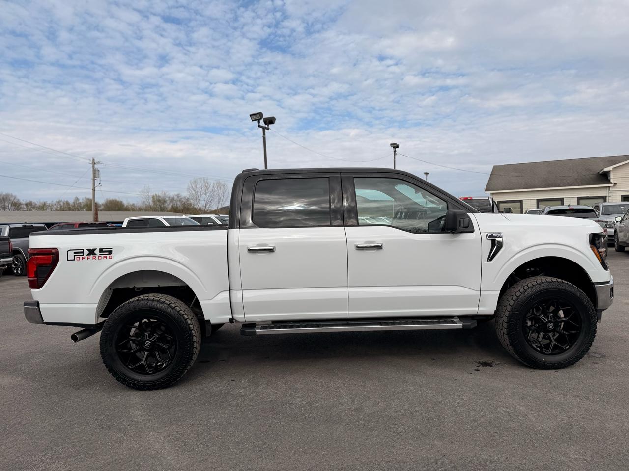 Ford F-150 XLT SuperCrew 4WD 2024