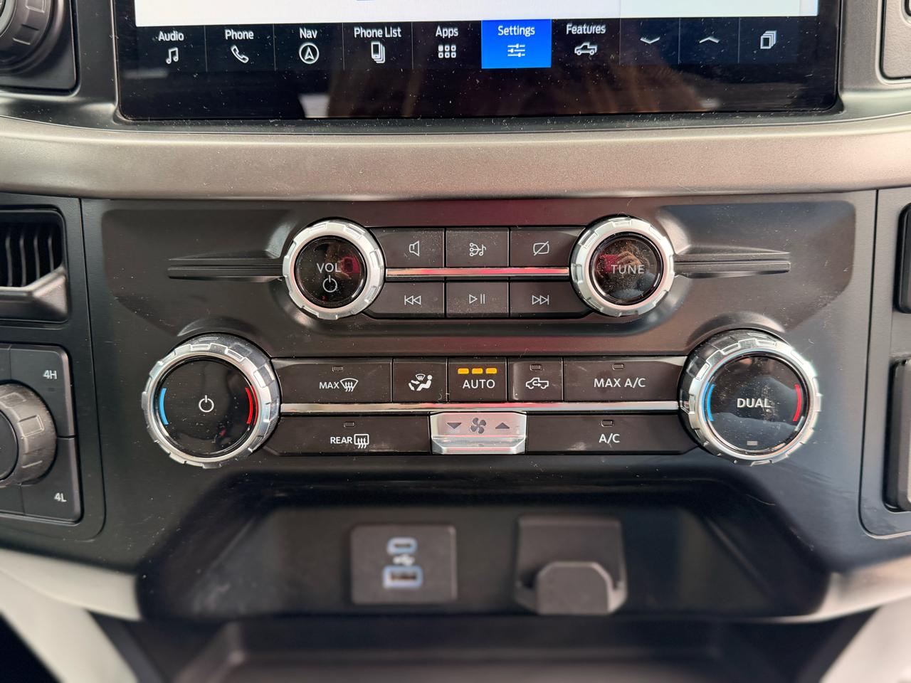Ford F-150 XLT SuperCrew 4WD 2024
