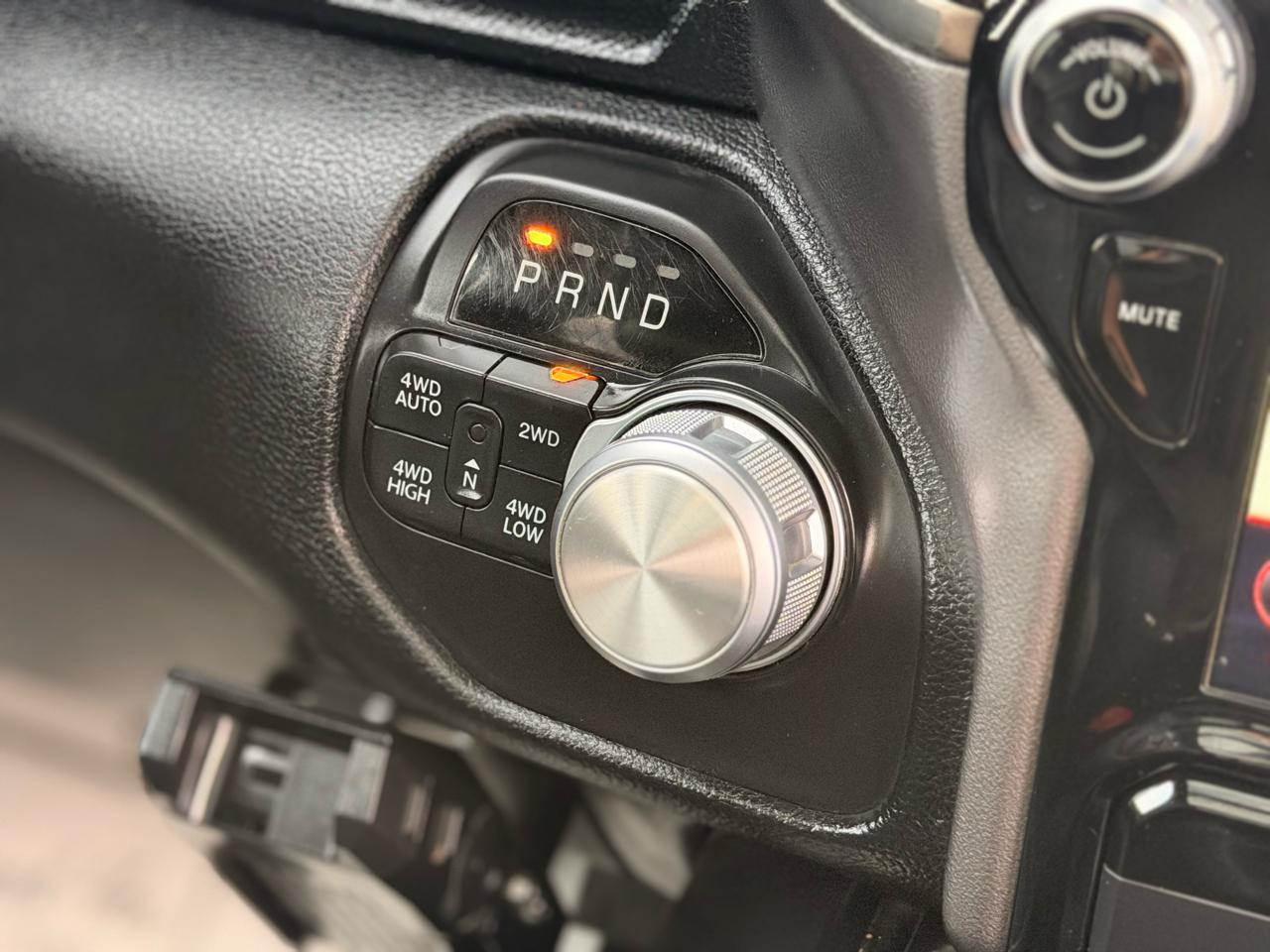 RAM 1500 Sport Crew Cab SB 4WD 2020