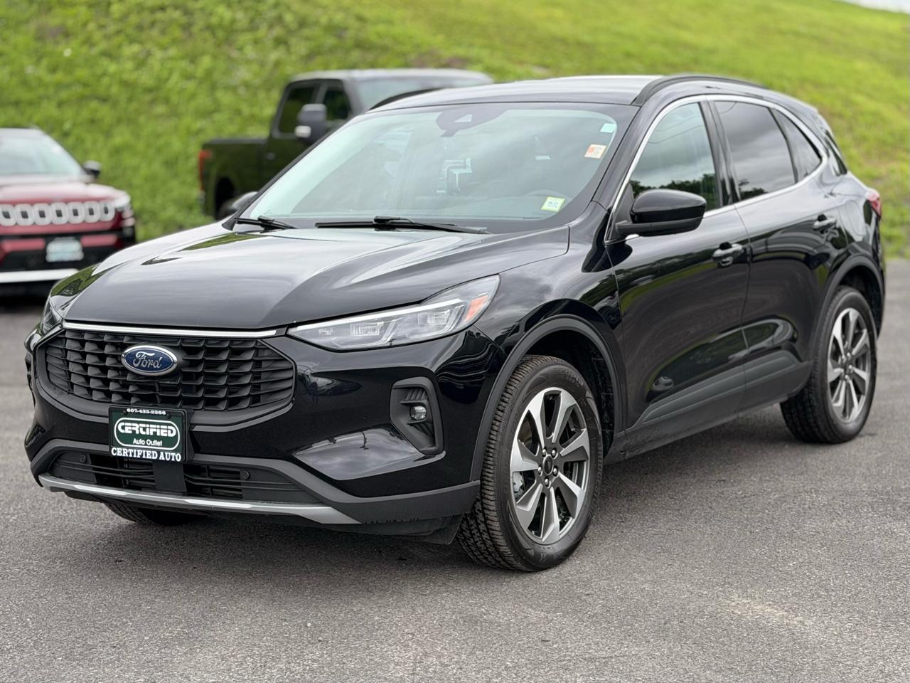2025 Ford Escape Platinum AWD