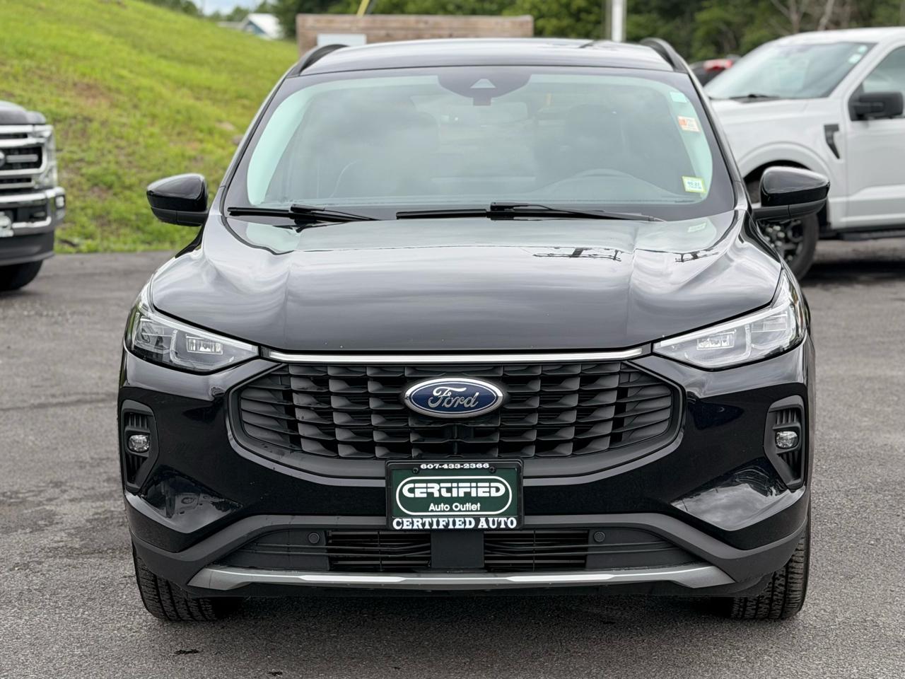 Ford Escape Platinum AWD 2025