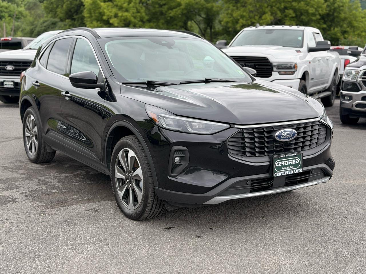 Ford Escape Platinum AWD 2025