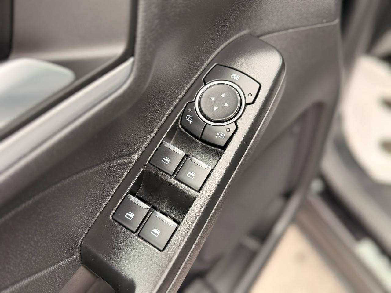 Ford Escape Platinum AWD 2025