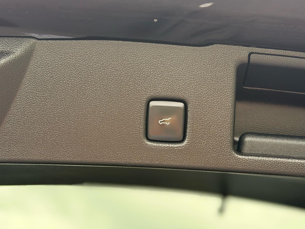 Ford Escape Platinum AWD 2025