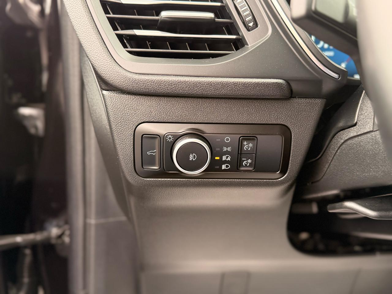 Ford Escape Platinum AWD 2025