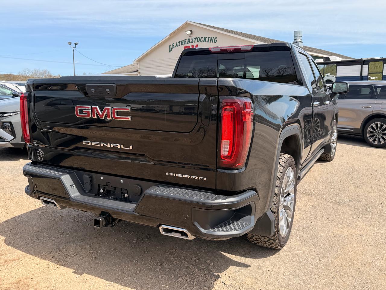 GMC Sierra 1500 Denali Crew Cab Short Box 4WD 2023