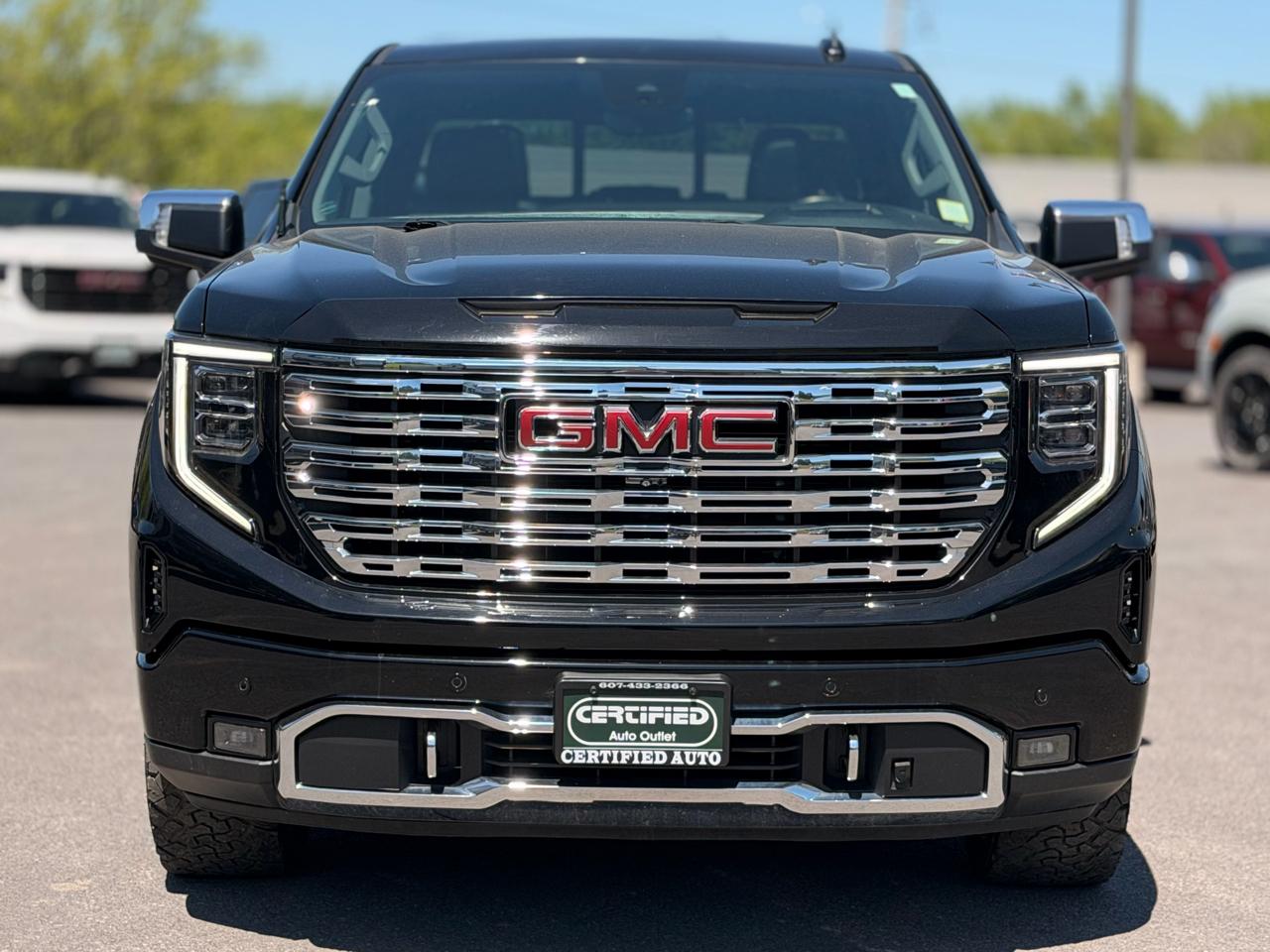GMC Sierra 1500 Denali Crew Cab Short Box 4WD 2023