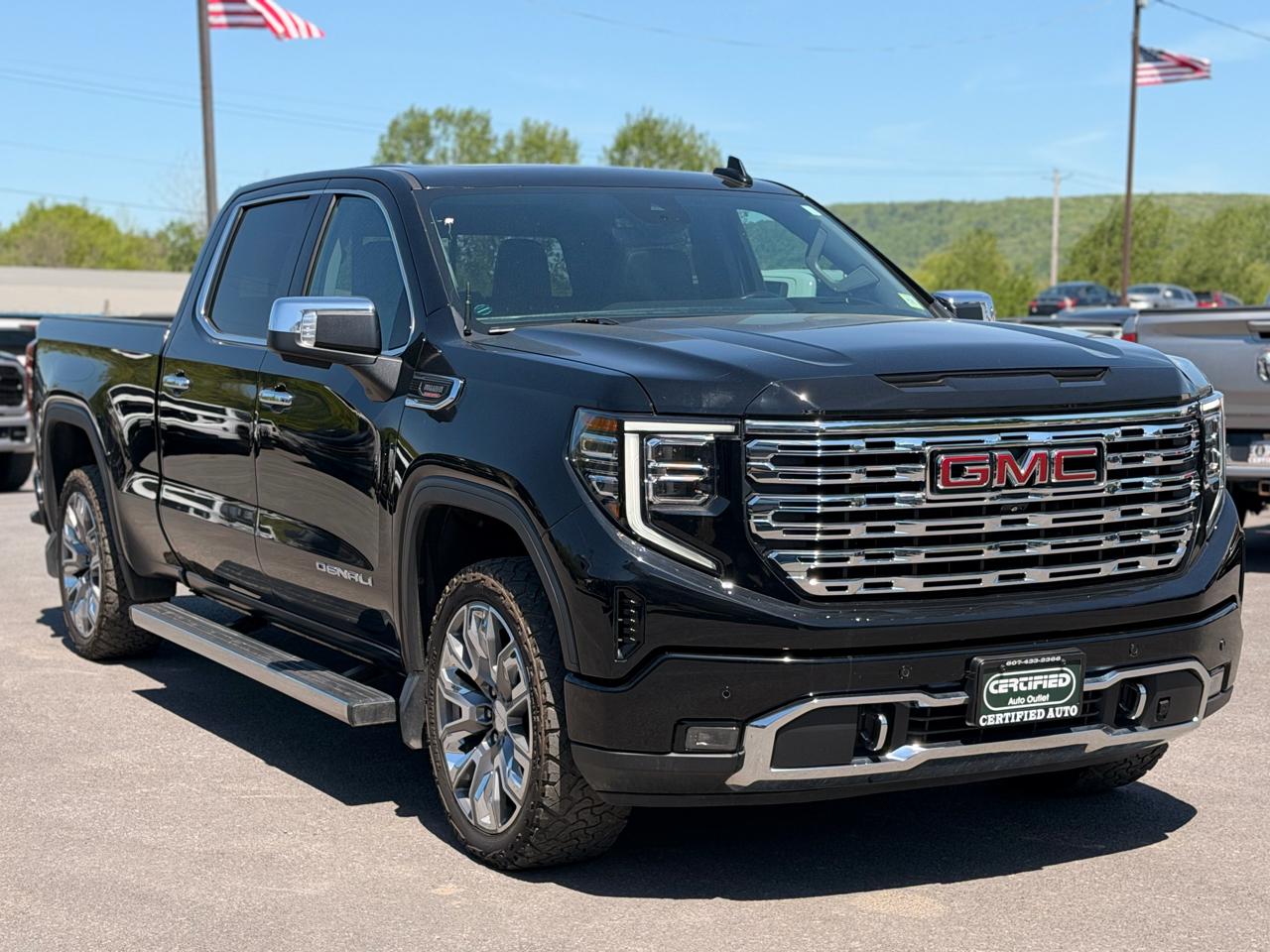 GMC Sierra 1500 Denali Crew Cab Short Box 4WD 2023