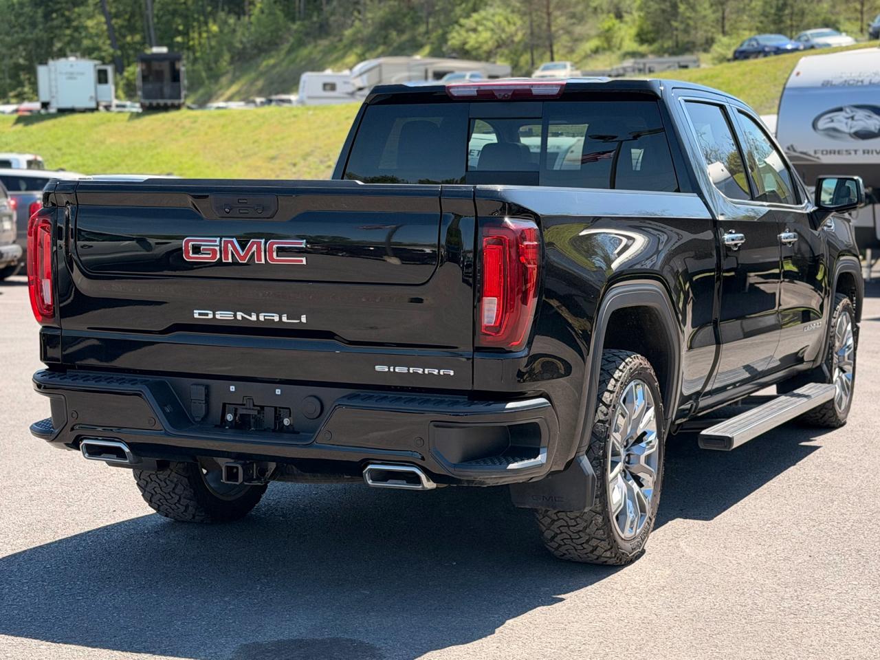 GMC Sierra 1500 Denali Crew Cab Short Box 4WD 2023