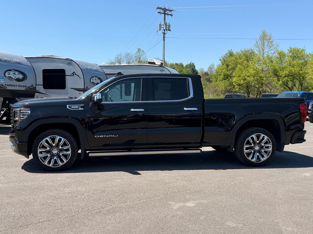 GMC Sierra 1500 Denali Crew Cab Short Box 4WD 2023