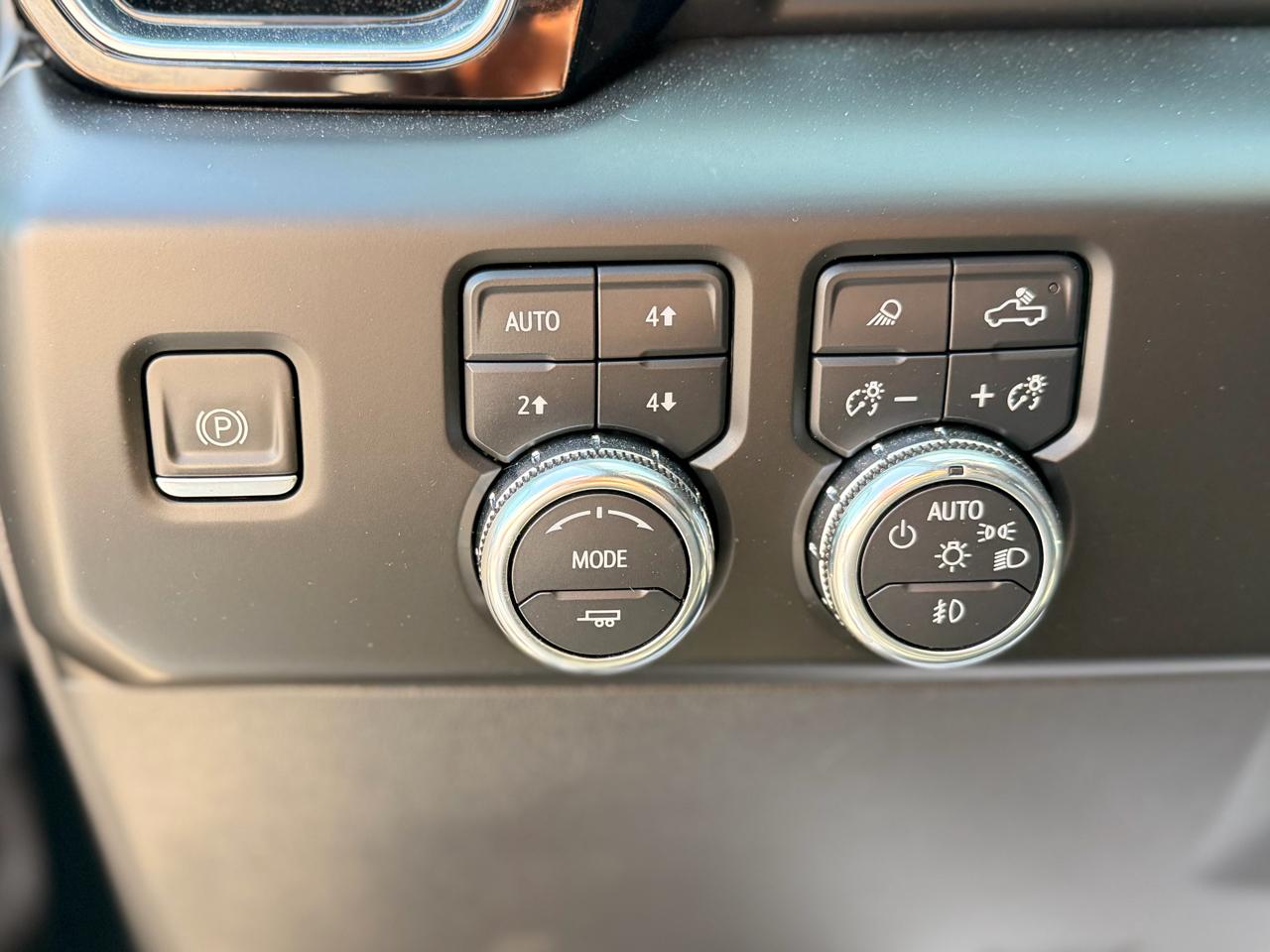 GMC Sierra 1500 Denali Crew Cab Short Box 4WD 2023
