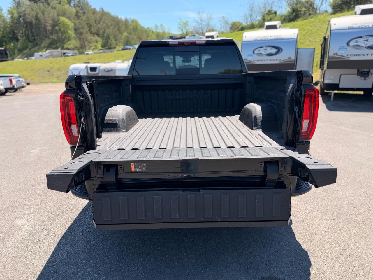 GMC Sierra 1500 Denali Crew Cab Short Box 4WD 2023