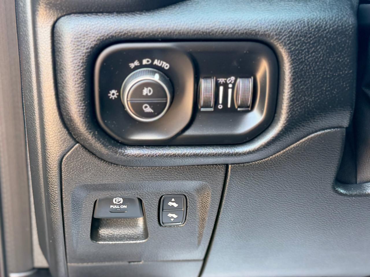 RAM 1500 Laramie Crew Cab 4WD 2022