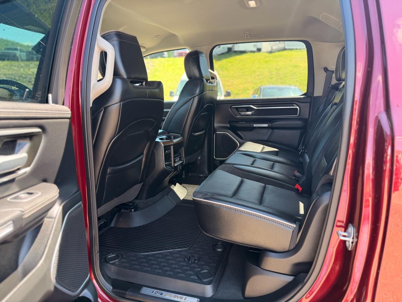 RAM 1500 Laramie Crew Cab 4WD 2022