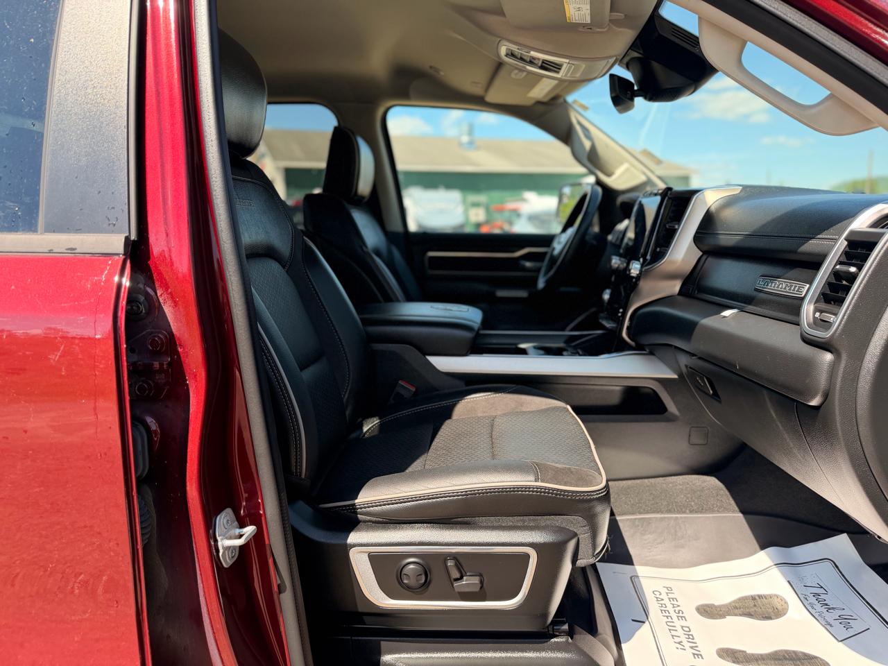 RAM 1500 Laramie Crew Cab 4WD 2022
