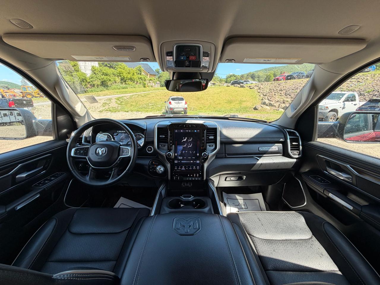 RAM 1500 Laramie Crew Cab 4WD 2022