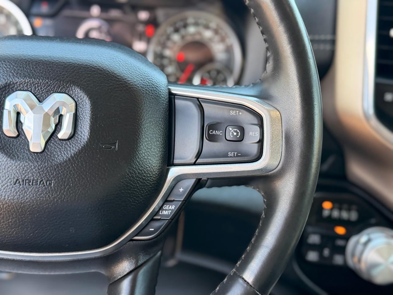 RAM 1500 Laramie Crew Cab 4WD 2022