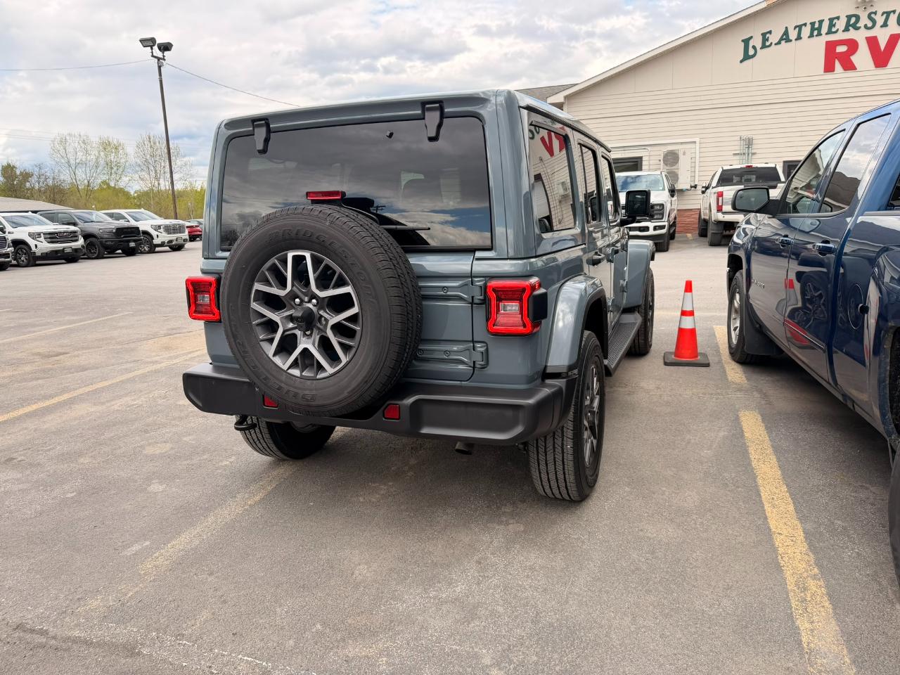 Jeep Wrangler Sahara 2024
