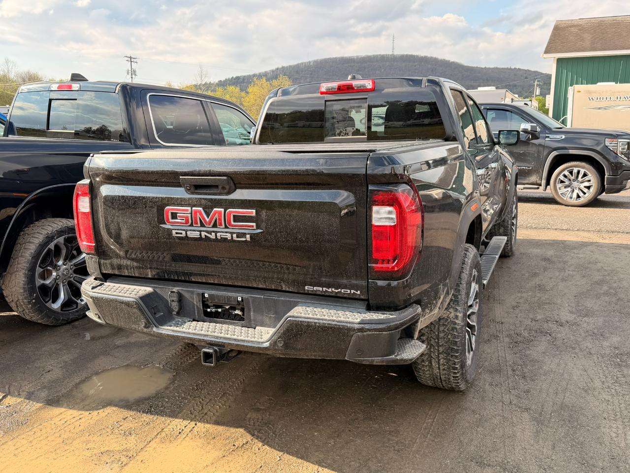 GMC Canyon Denali Crew Cab 4WD 2023